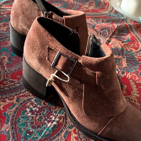 🤎🧡 suede Logan bootie no box - Picture 2 of 6